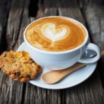 Почему мы так любим кофе и какой выбрать в кофейне?